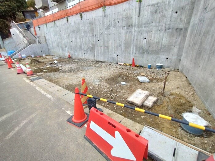 物件外観写真4　(駐車場)