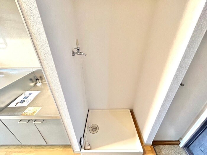 物件内観写真13　(洗濯機置場)