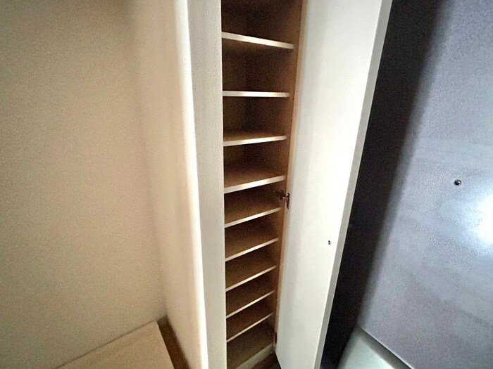 物件内観写真15　(靴箱)