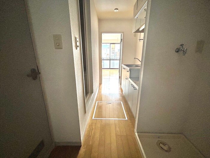 物件内観写真17　(廊下)