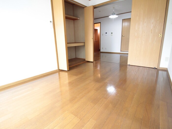 物件内観写真9　(居室)