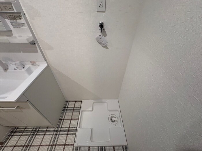 物件内観写真12　(洗濯機置場)