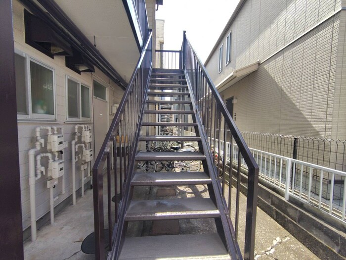 物件外観写真5　(エントランス部分)