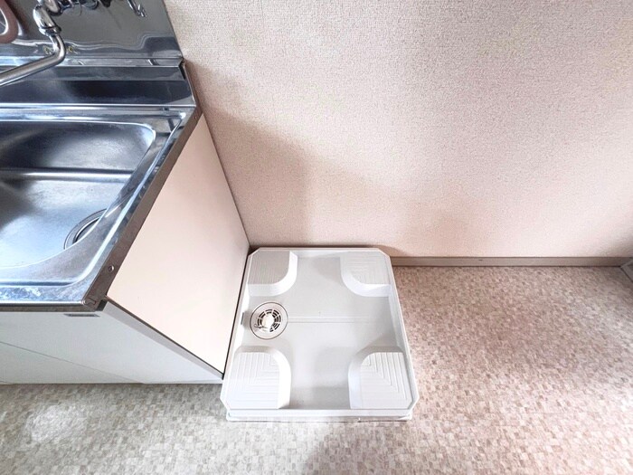 物件内観写真16　(洗濯機置場)