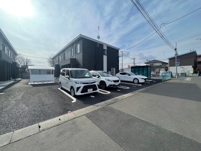 物件外観写真2　(駐車場)