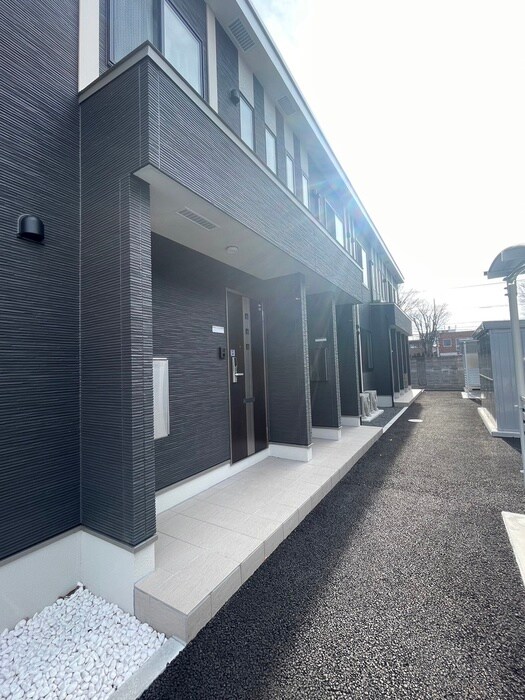 物件外観写真5　(エントランス部分)