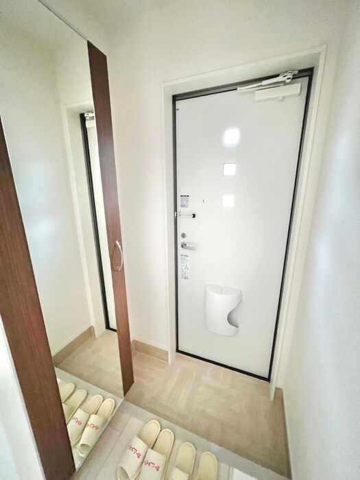 物件内観写真17　(玄関)