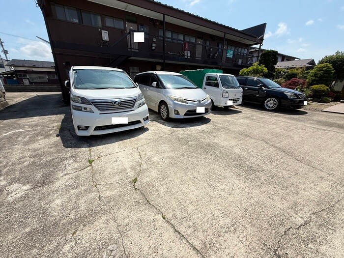 物件外観写真2　(駐車場)