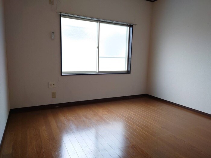 物件内観写真10　(居室)