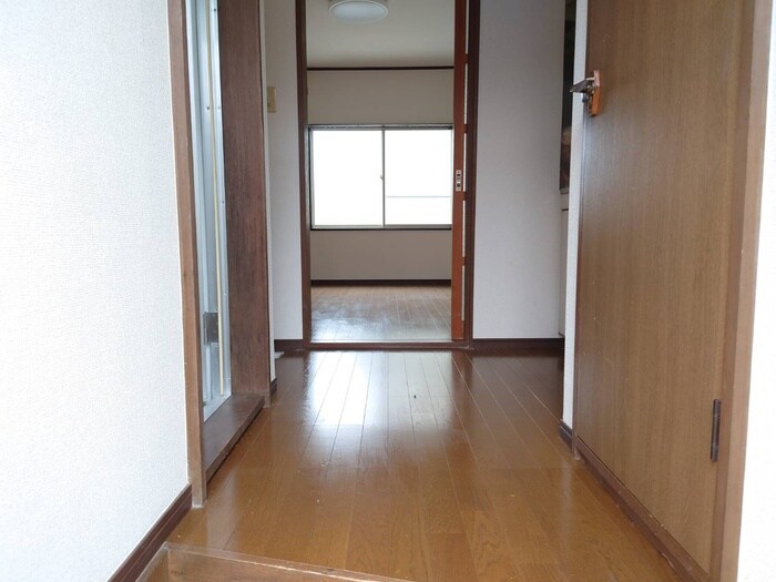 物件内観写真19　(廊下)