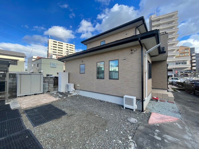 物件外観写真3　(駐車場)