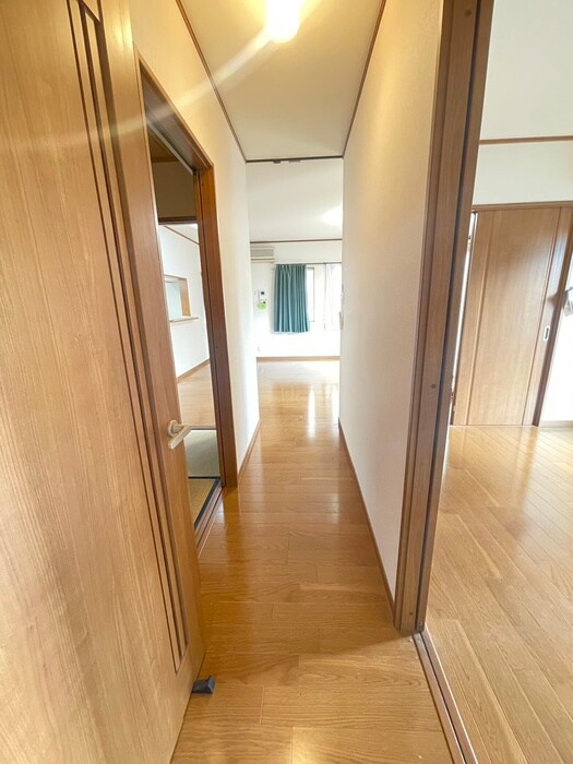 物件内観写真16　(廊下)