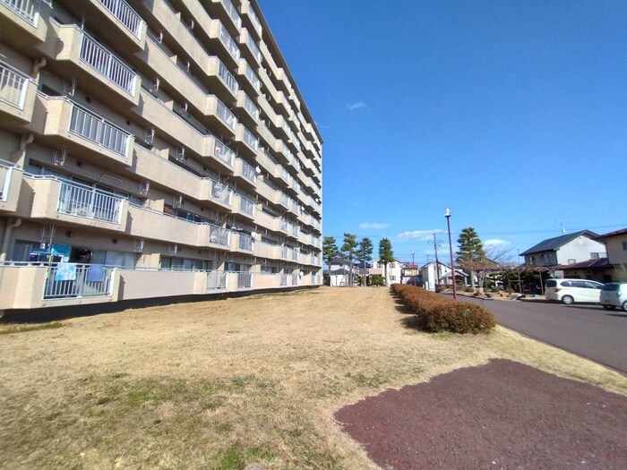 物件外観写真4　(エントランス部分)