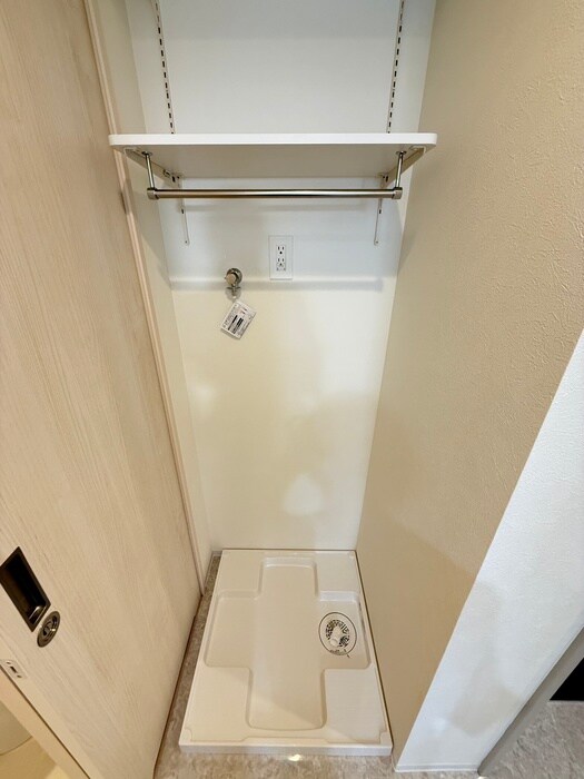 物件内観写真12　(洗濯機置場)