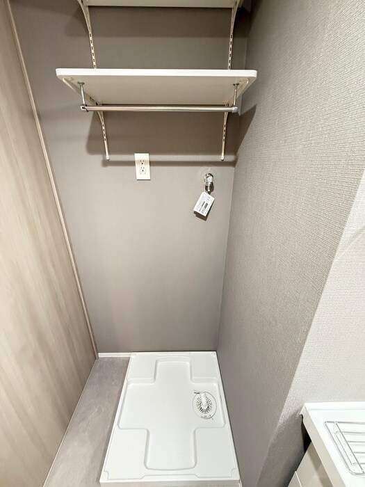 物件内観写真12　(洗濯機置場)