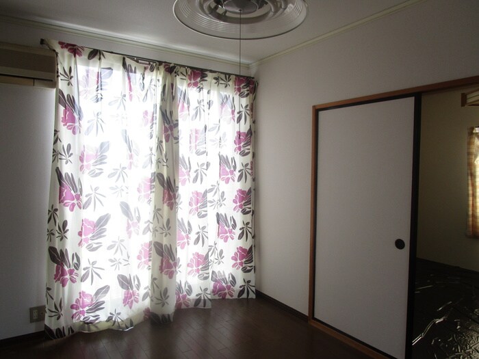物件内観写真8　(居室)