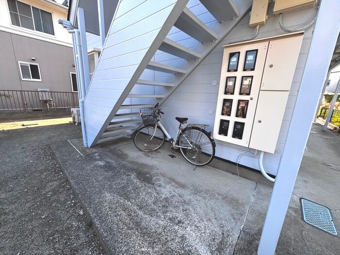 物件外観写真5　(駐輪場)