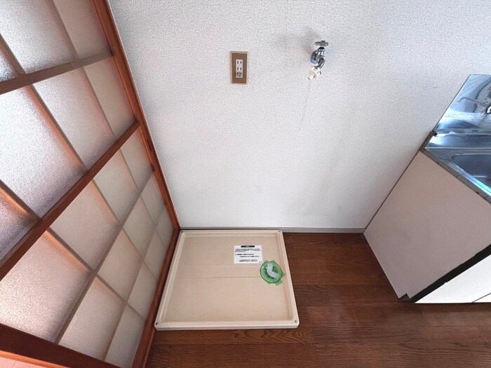 物件内観写真16　(洗濯機置場)