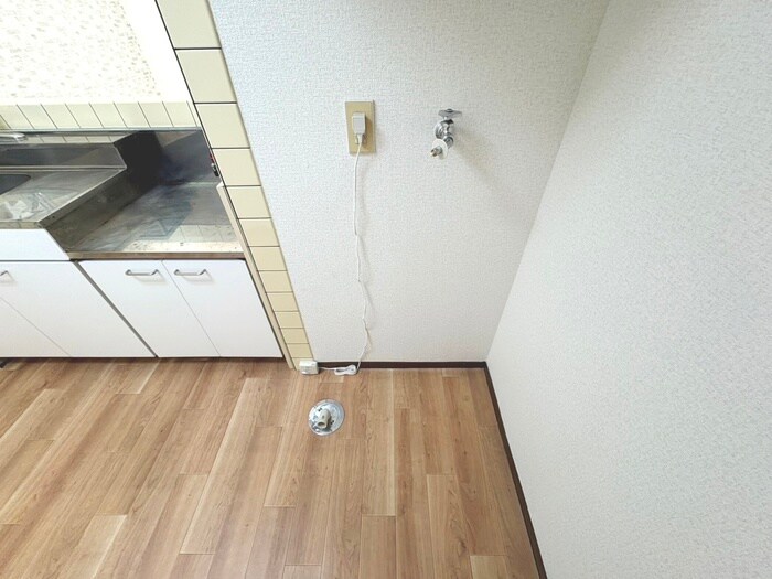 物件内観写真15　(洗濯機置場)