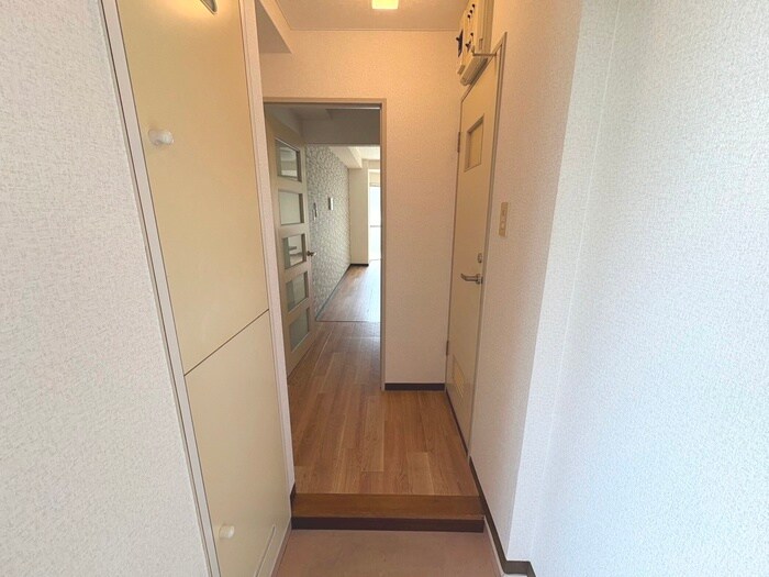 物件内観写真17　(廊下)