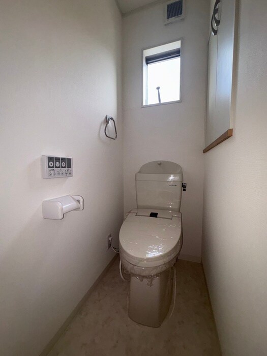物件内観写真14　(トイレ)