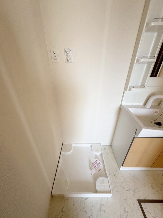 物件内観写真13　(洗濯機置場)