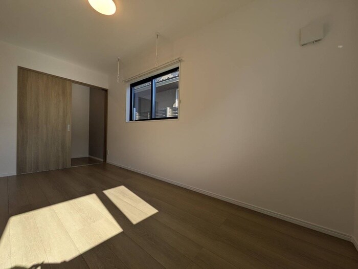 物件内観写真9　(居室)