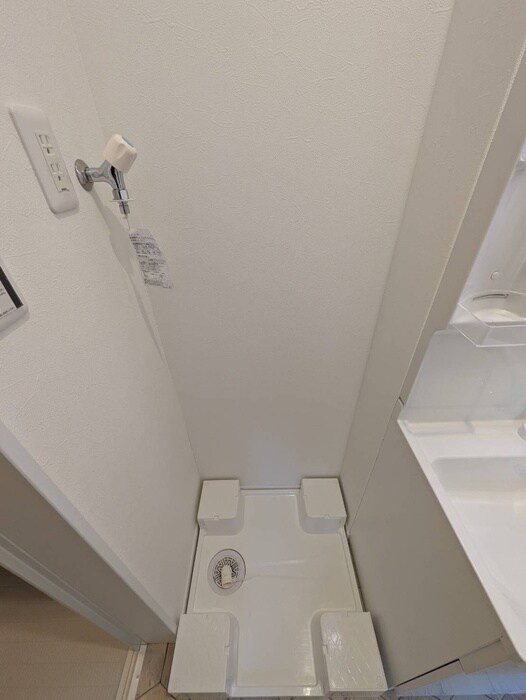 物件内観写真16　(洗濯機置場)