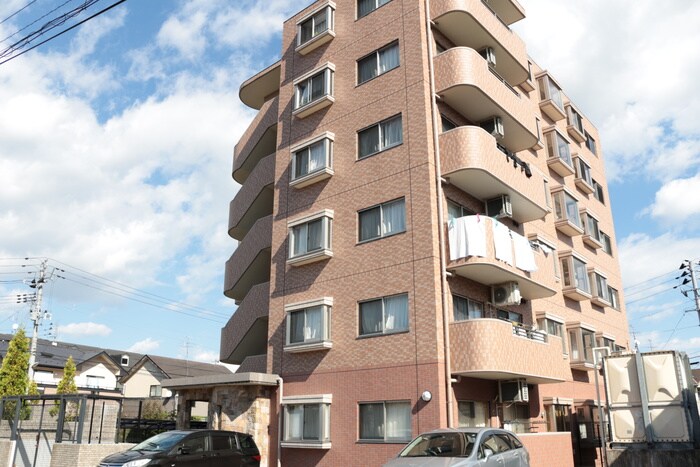 物件外観写真2　(駐車場)