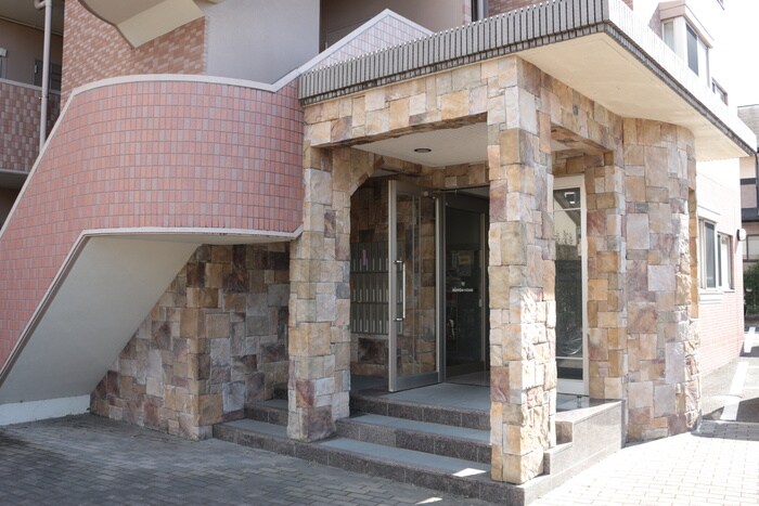 物件外観写真5　(エントランス部分)