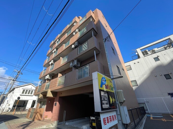 物件外観写真2　(同型モデル)