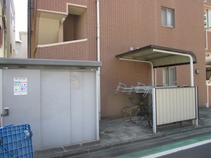 物件外観写真3　(駐輪場)