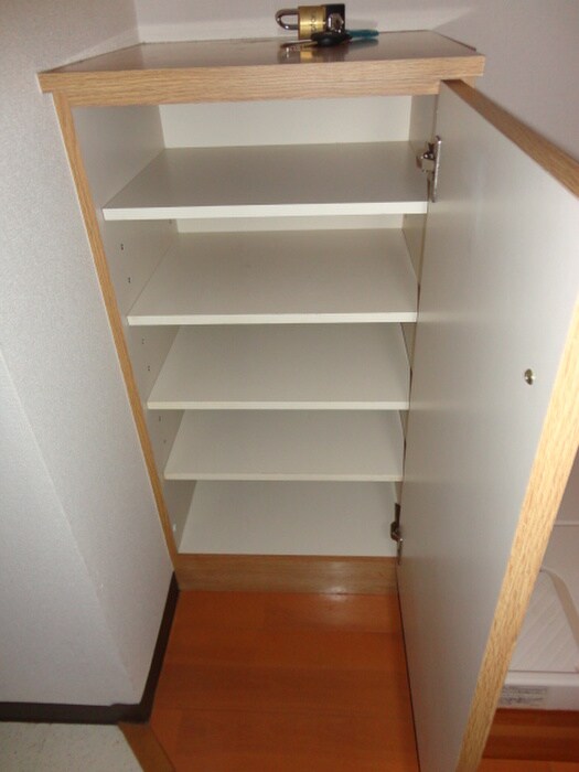 物件内観写真14　(靴箱)