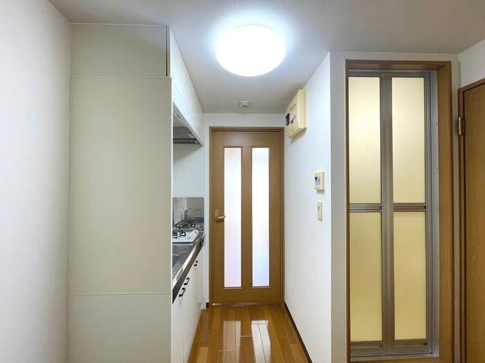 物件内観写真18　(廊下)