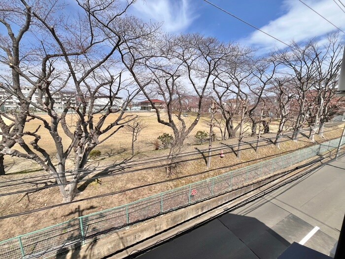 物件内観写真16　(室内からの展望)