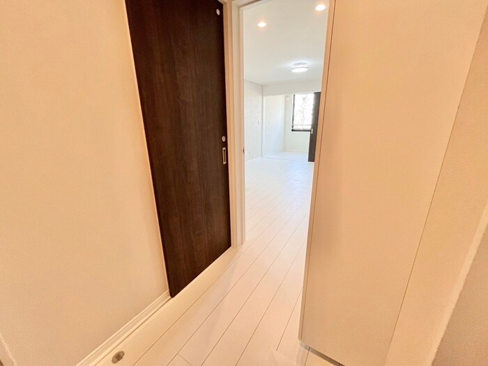 物件内観写真17　(廊下)