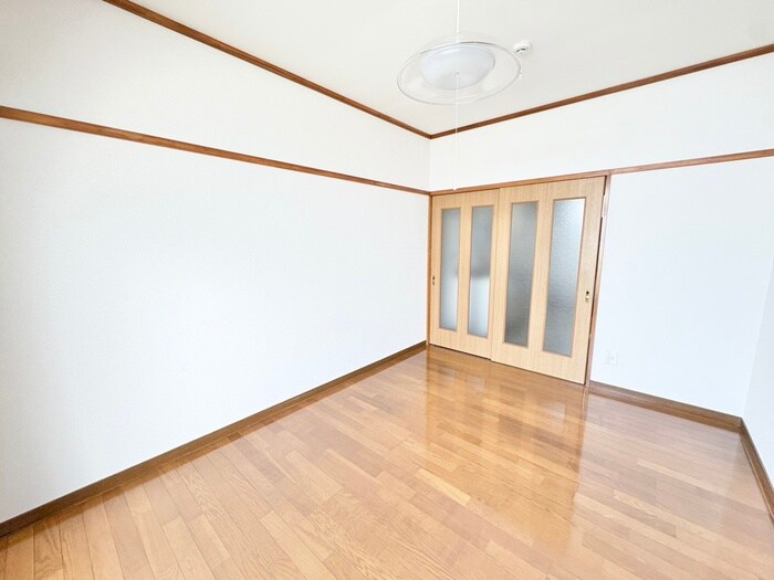 物件内観写真3　(居室)