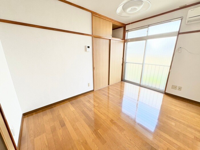 物件内観写真4　(居室)