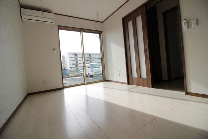 物件内観写真8　(居室)