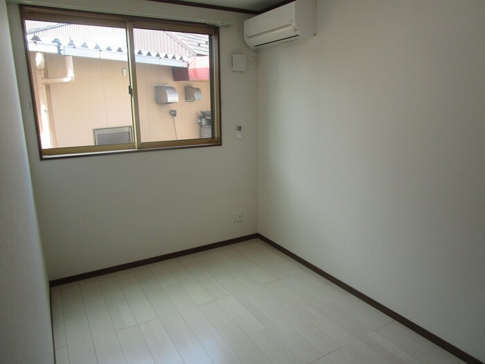 物件内観写真10　(居室)