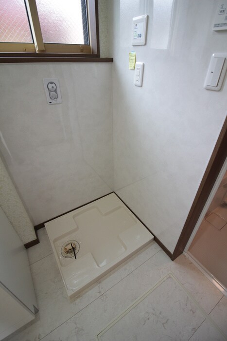 物件内観写真21　(洗濯機置場)