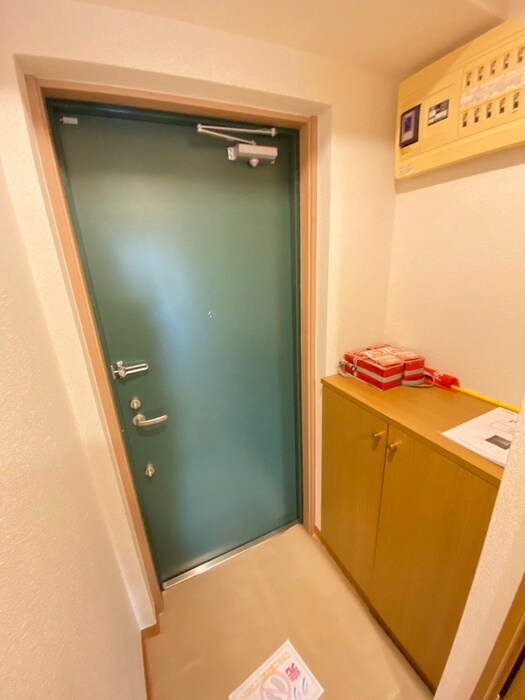 物件内観写真15　(玄関)