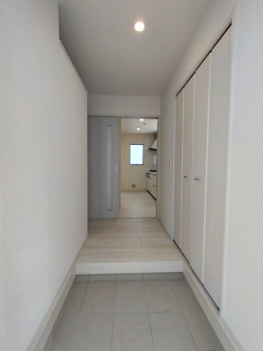 物件内観写真16　(玄関)