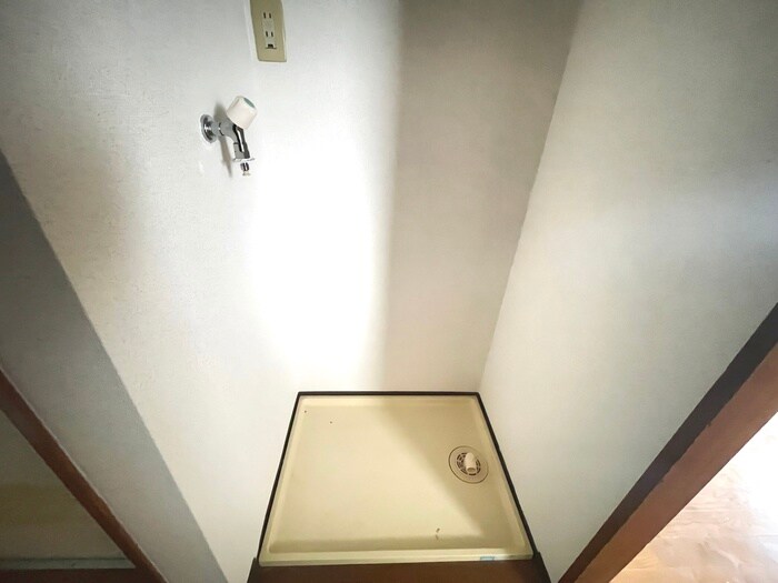 物件内観写真15　(洗濯機置場)