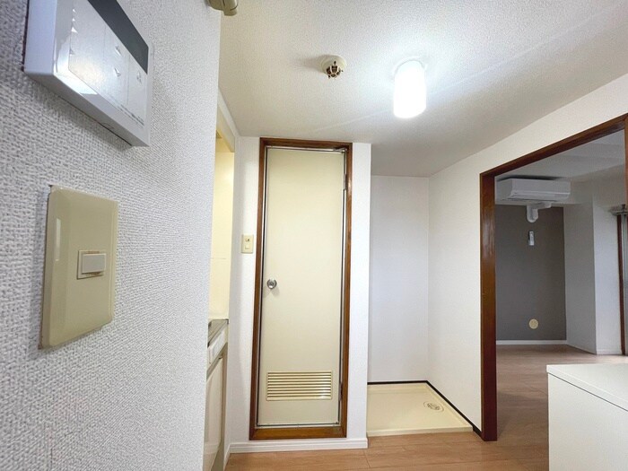 物件内観写真18　(廊下)