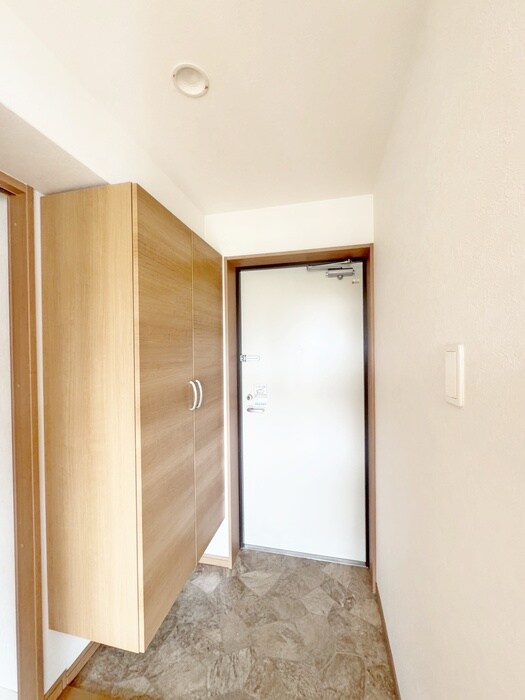 物件内観写真16　(玄関)