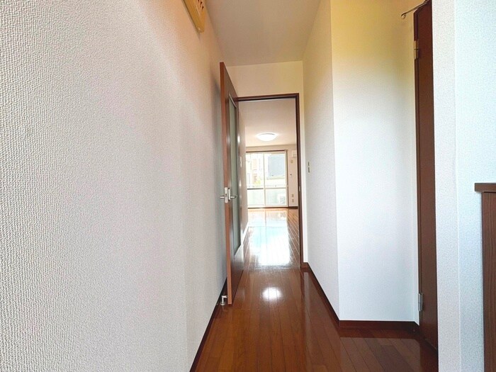 物件内観写真17　(廊下)