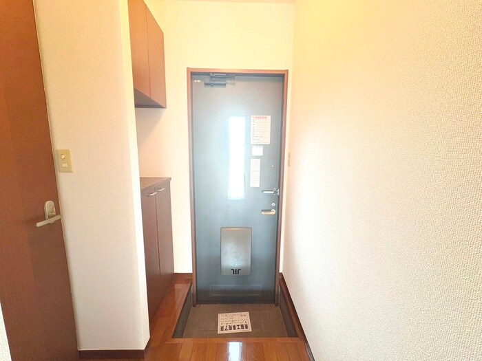 物件内観写真19　(玄関)