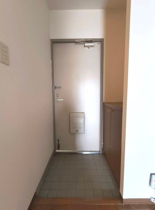 物件内観写真14　(玄関)