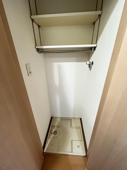 物件内観写真13　(洗濯機置場)
